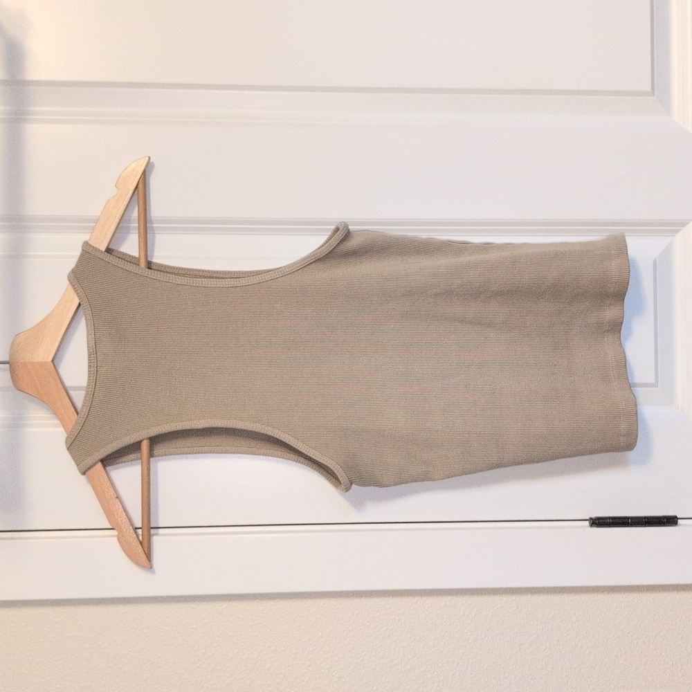 DONNI. The Rib Tank - Picture 4 of 6